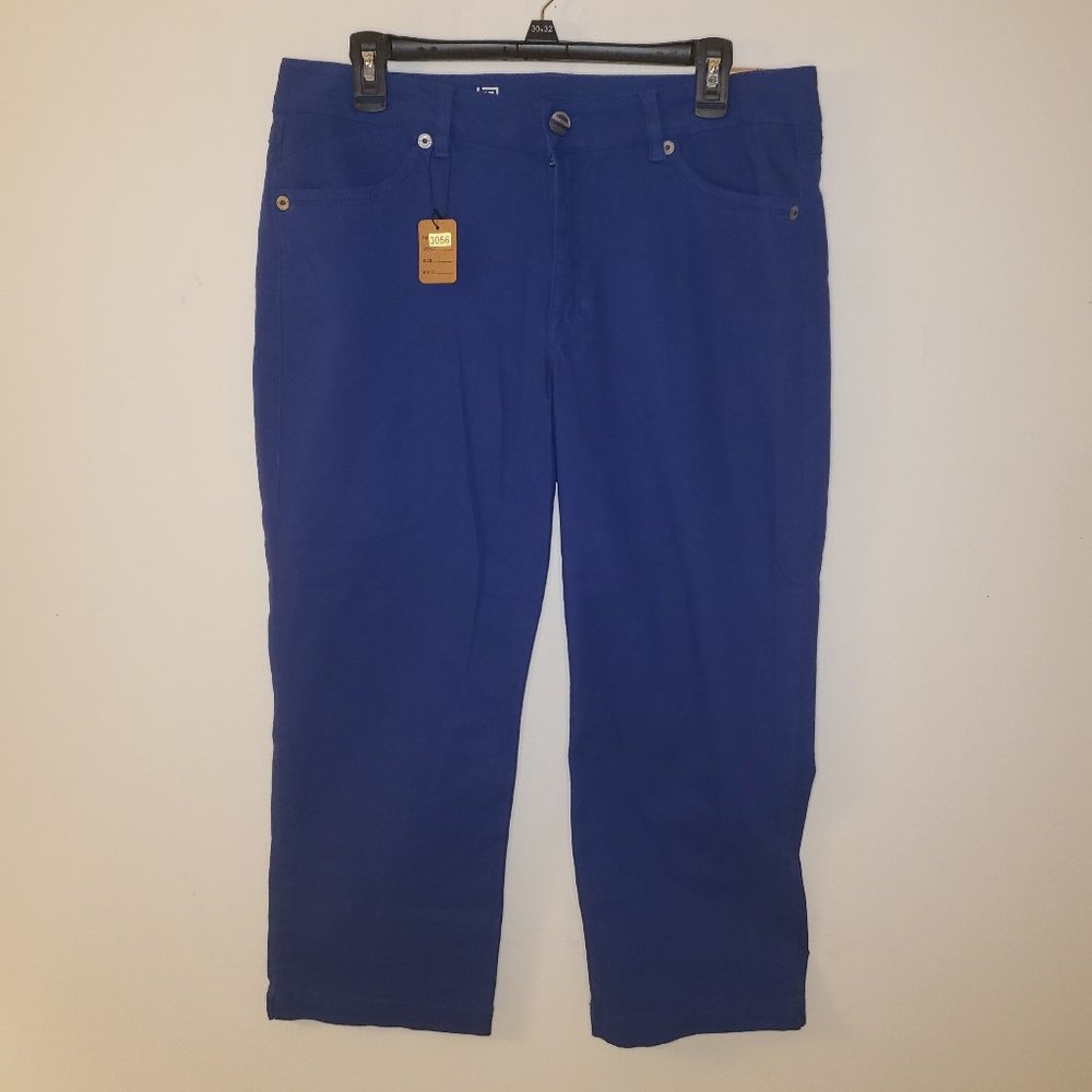 (NWT) Liz Claiborne Anchor Blue Crop Pants.  Size 12.